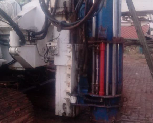 Bate estacas completo marca CZM modelo EM5000HH completo